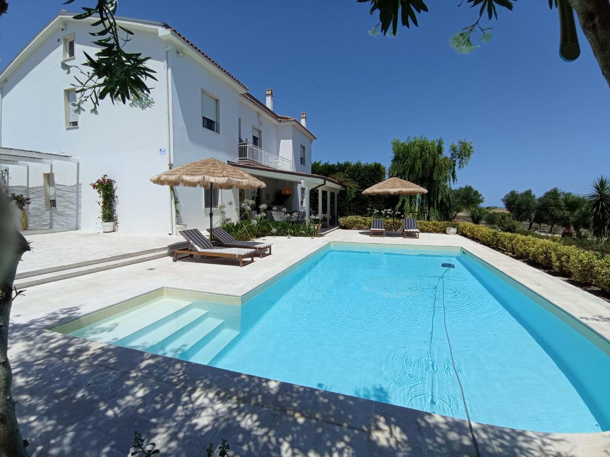 Tenuta Viale Degli Ulivi San Martino in Pensilis ภายนอก รูปภาพ