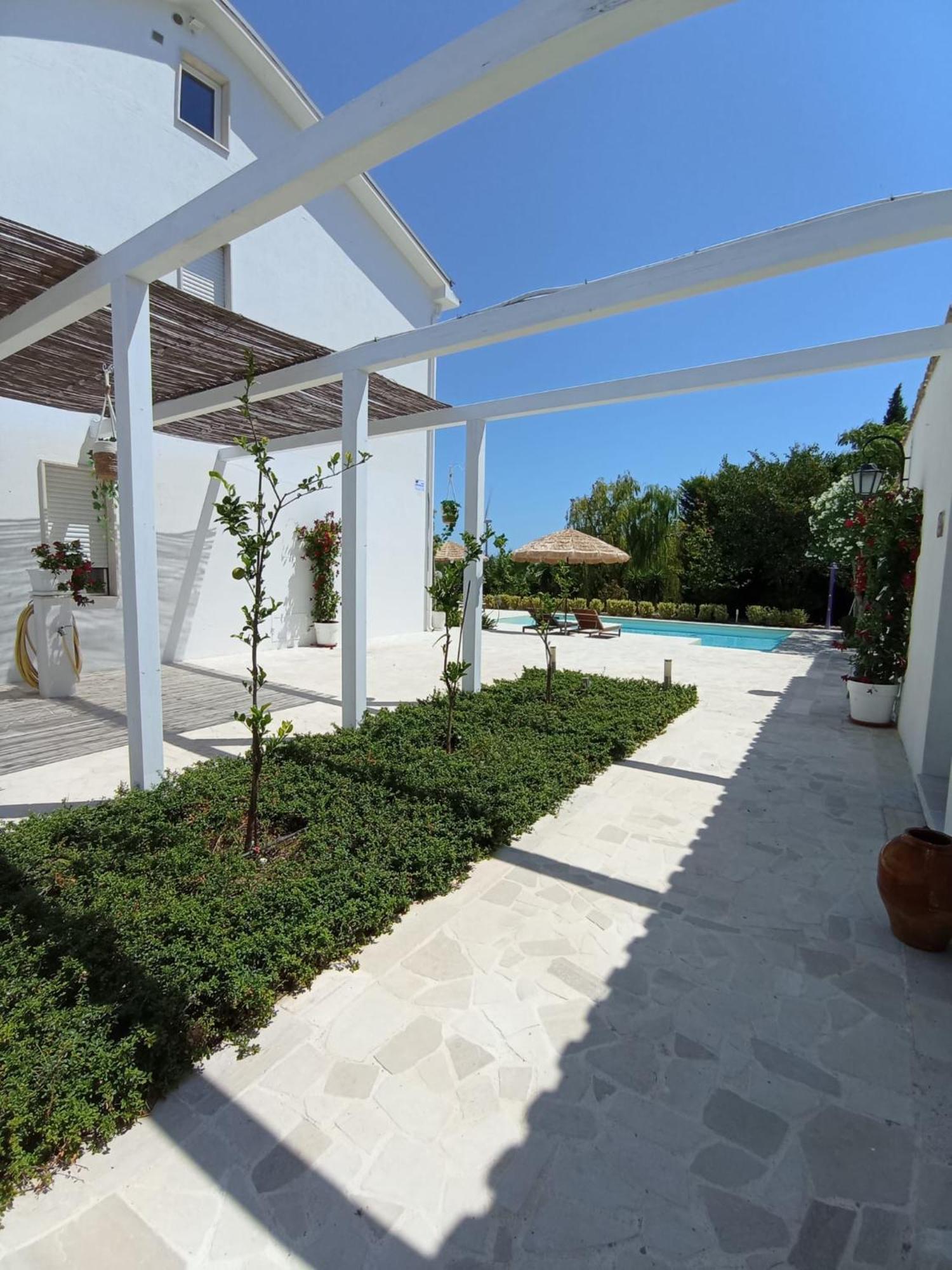 Tenuta Viale Degli Ulivi San Martino in Pensilis ภายนอก รูปภาพ